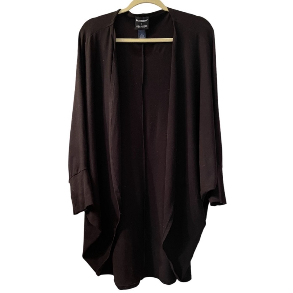 NWOT Layers By Lizden Wonderlush Tri-Blend Cardigan. Color is black. Size 2X/3X.